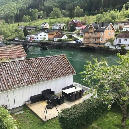 Stryn - House By The River Exterior foto